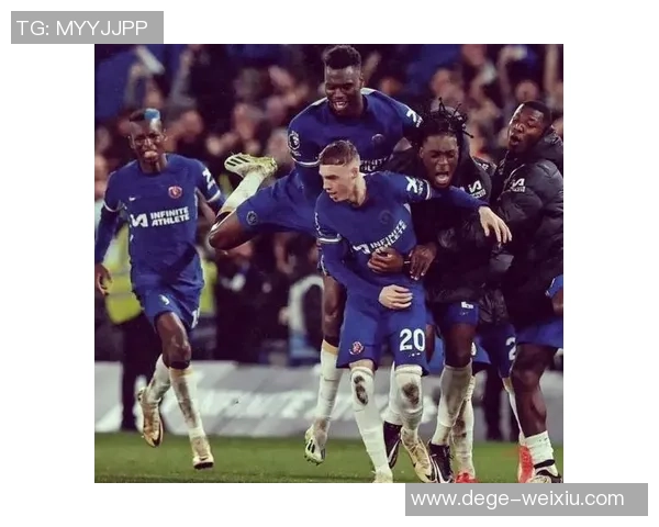 红魔旧将化身战神助力球队蓝军后防失误频频送礼成焦点